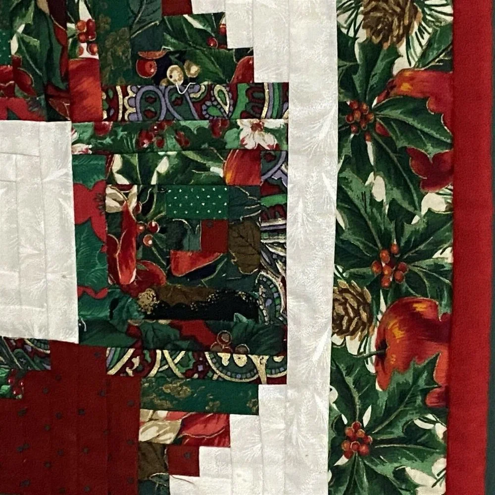 Quilted Table Runner Handmade Christmas Red Green Wreath Pattern